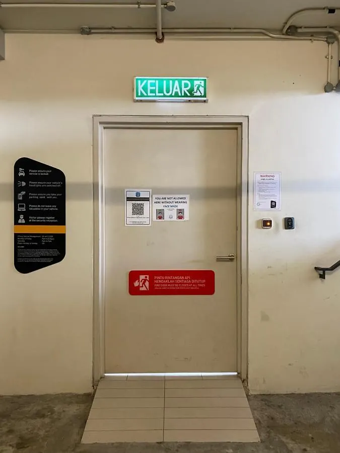 Dsara Sungai Buloh Sentral Mrt Studio Home With Two Free Parking 0*,  Malaysia