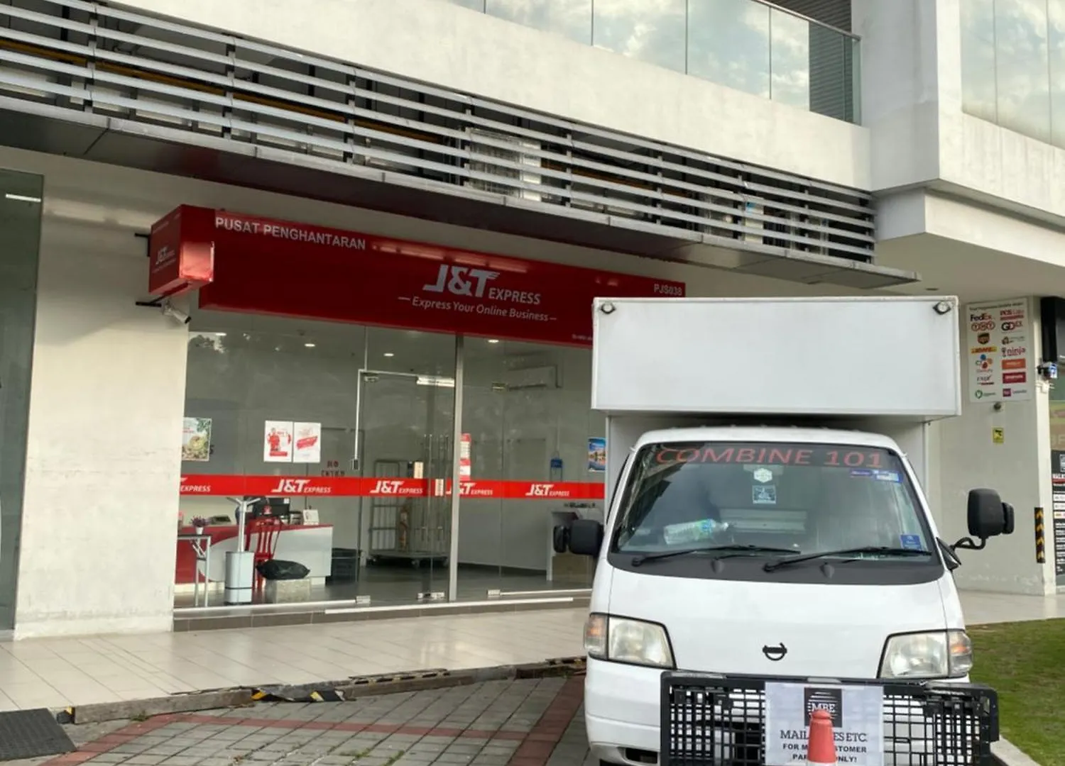 Dsara Sungai Buloh Sentral Mrt Studio Home With Two Free Parking Malaysia